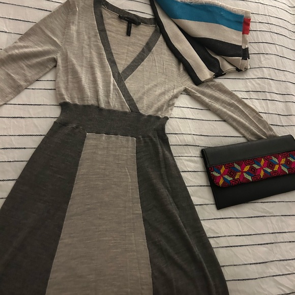 BCBG Max Azria 100% merino wool lightweight midi dress size small (S). - Picture 4 of 6